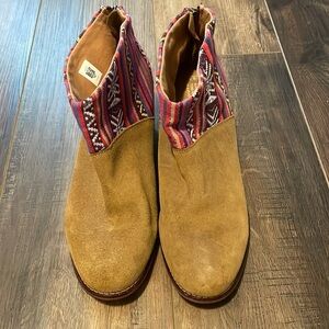 Tom’s Aztec southwest Ankle Boot‎ size 9.5